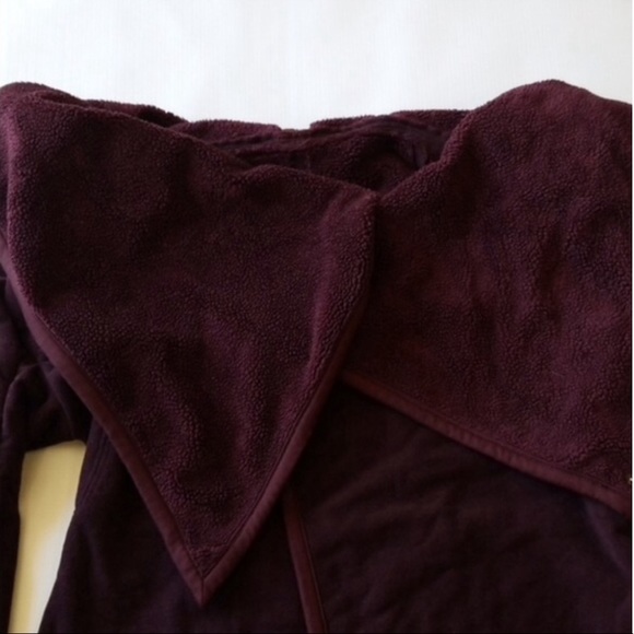 Lululemon Presence of Mind Jacket size 2 - Picture 5 of 7